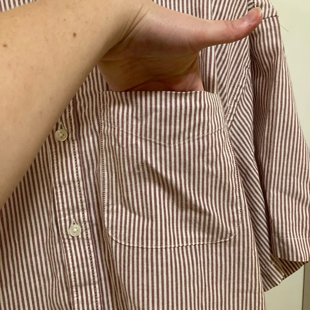 🌟2/$20 NWT Old Navy stripped button down shirt - Picture 4 of 7